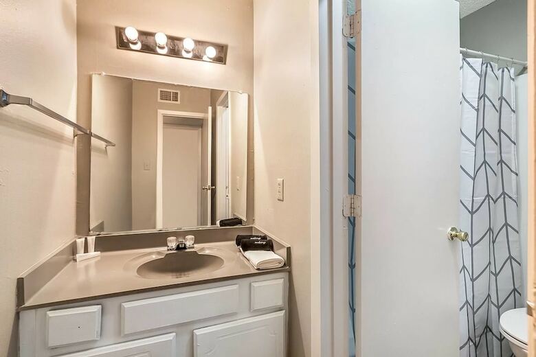 Apartamentos University Suite + Pool + Gym