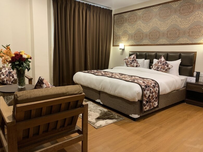 Hotel The Aryan Regency