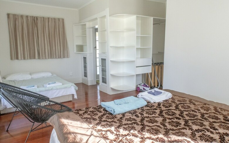 Arent - Serviced House - 14 Dignan St