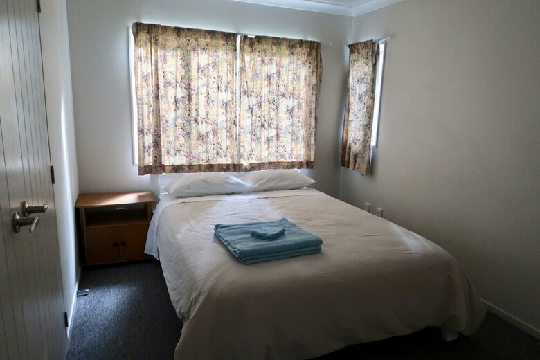Arent - Serviced House - 82a Richardson Road