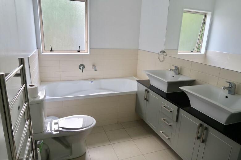 Arent - Serviced House - 82a Richardson Road