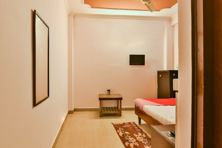 Hotel Oyo 19509 Fly Rooms