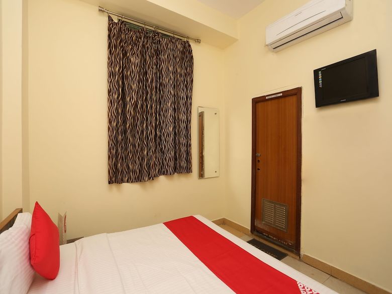 Oyo 24097 Hotel Gangotri