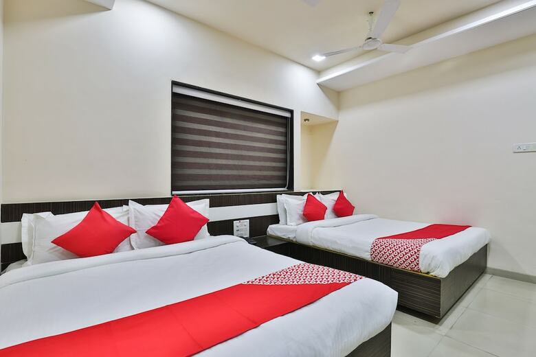 Hotel Oyo 27662 Varma Palace