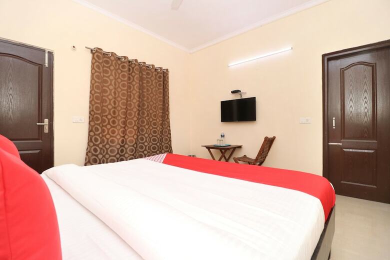 Oyo 22821 Hotel Sunroof