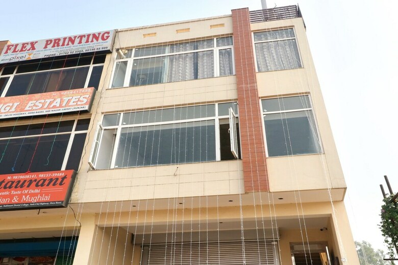 Oyo 22821 Hotel Sunroof