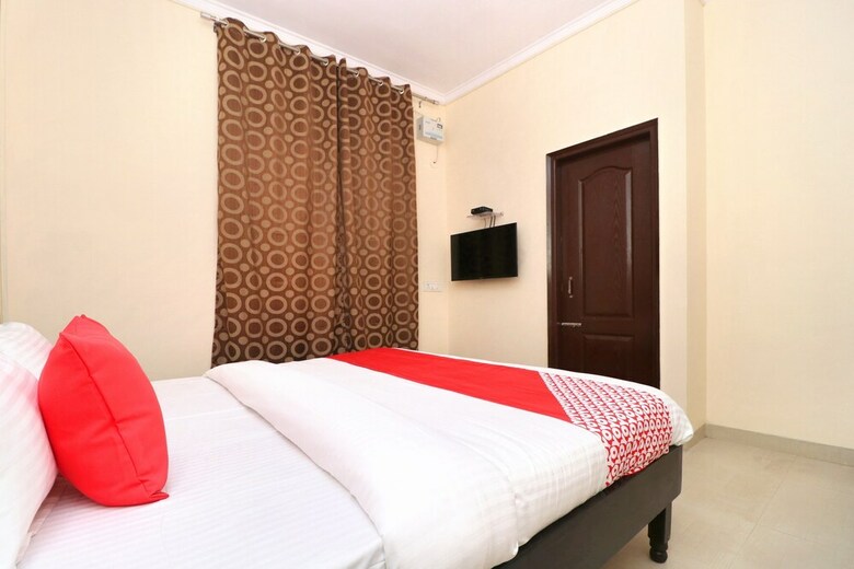 Oyo 22821 Hotel Sunroof
