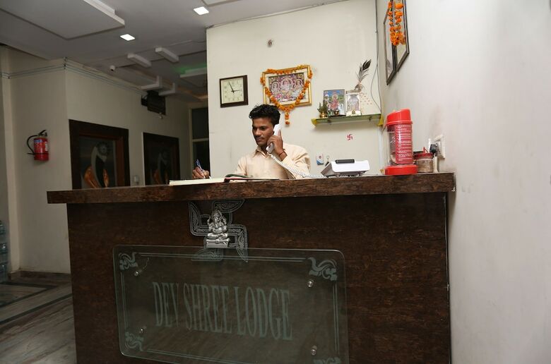Oyo 22665 Hotel Dev Shree