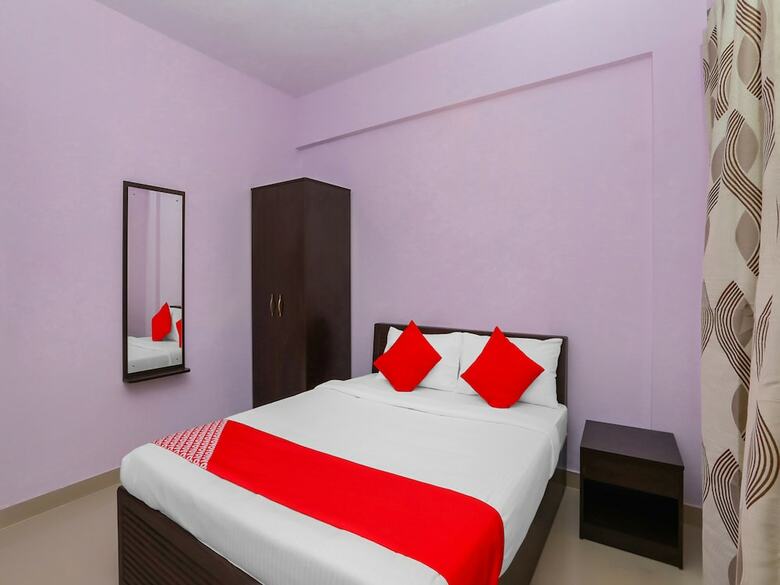 Hotel Oyo 18600 Krish Lakeside Comforts
