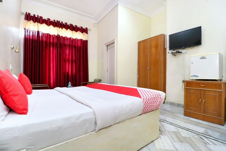 Oyo 24073 Hotel Hari Darshan