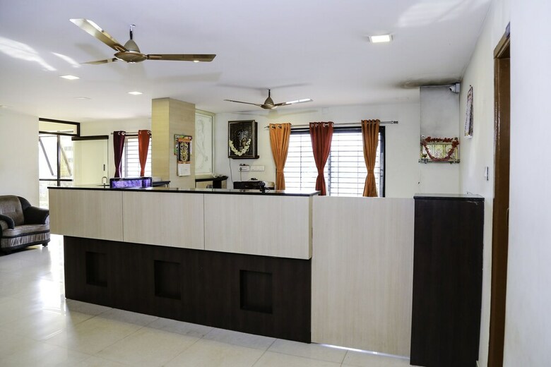 Oyo 24265 Hotel Nagu Palace
