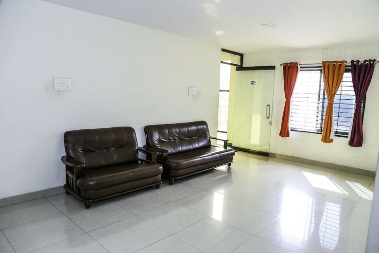 Oyo 24265 Hotel Nagu Palace