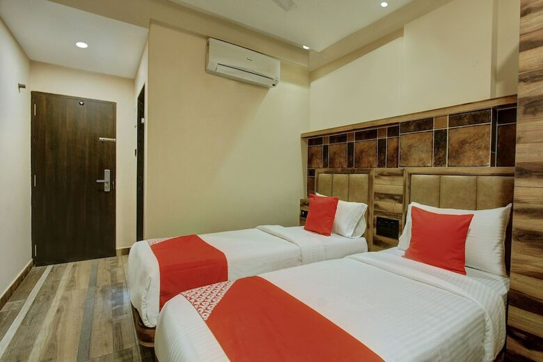 Hotel Oyo 23602 Laxman Residency