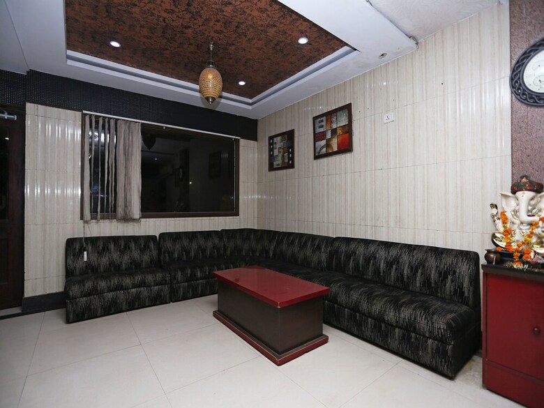 Hotel Oyo 22507 Anjuman