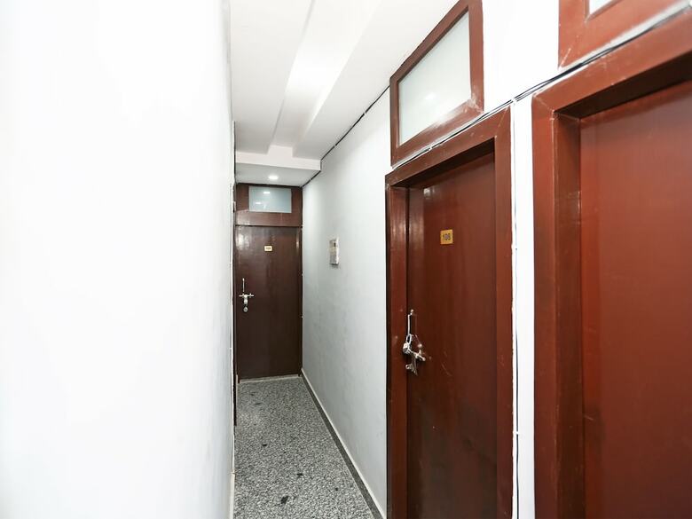 Oyo 19802 Hotel Anant Plaza