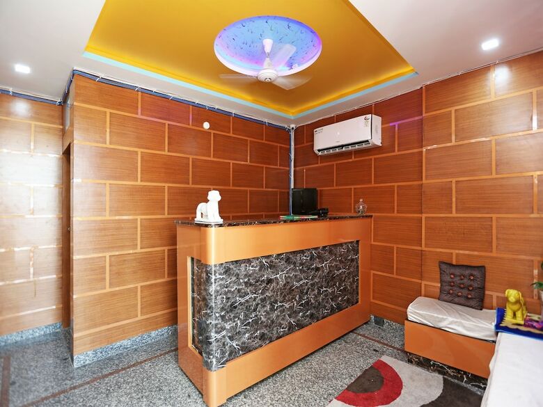 Oyo 19802 Hotel Anant Plaza