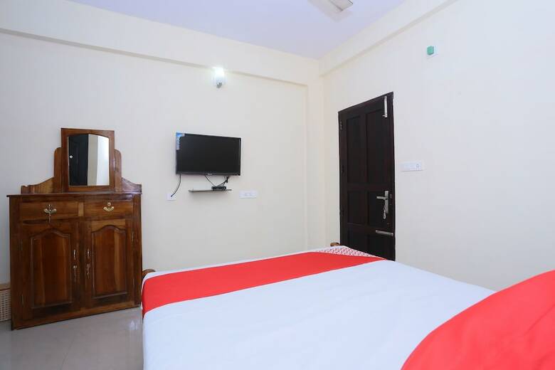 Hotel Oyo 24129 Panackal Inn