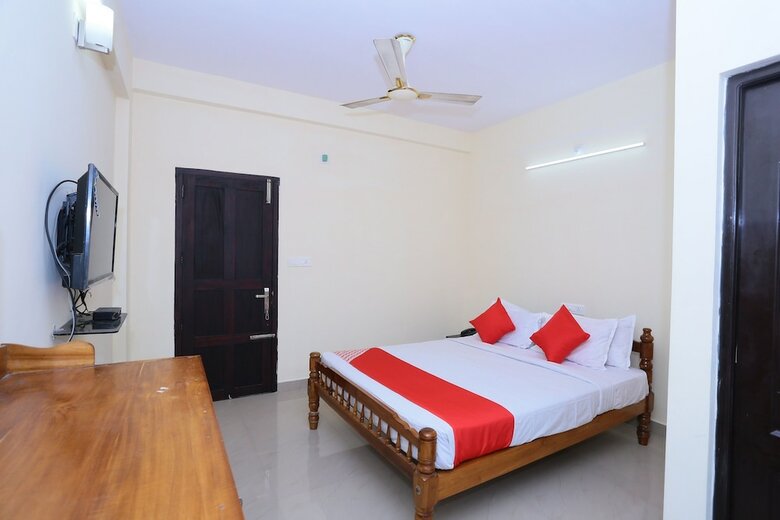 Hotel Oyo 24129 Panackal Inn