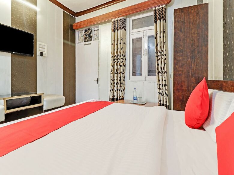 Hotel Oyo 24244 Chamunda View
