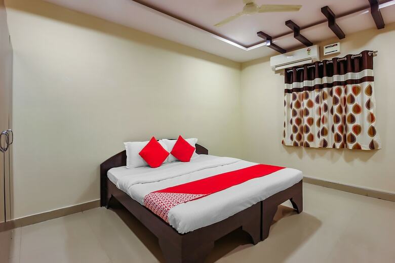 Hotel Oyo 18725 Sr Grand