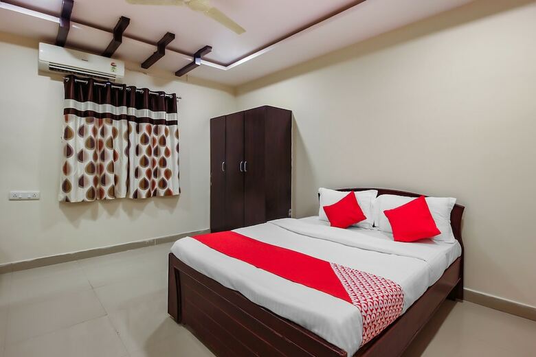 Hotel Oyo 18725 Sr Grand
