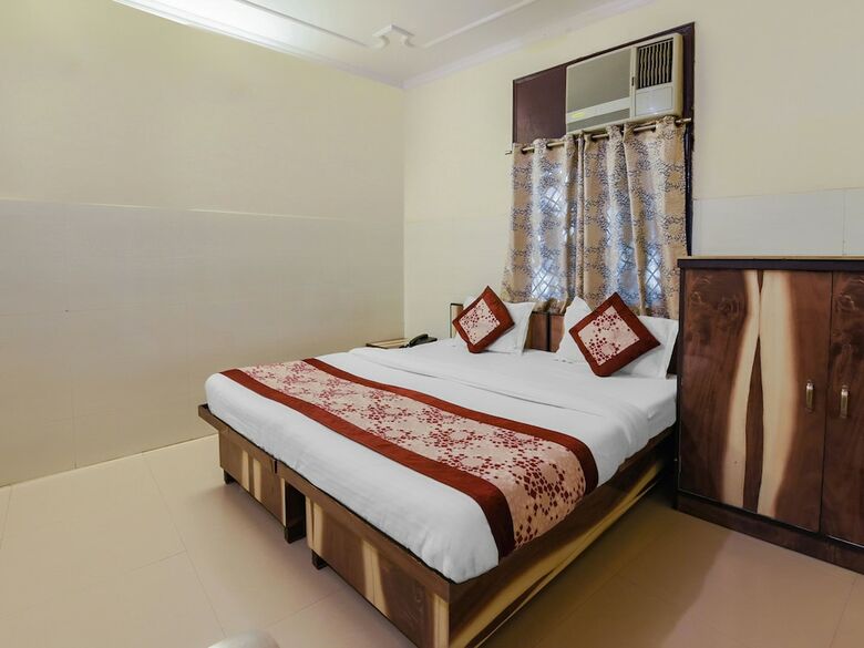 Hotel Oyo 22322 Shubham Palace