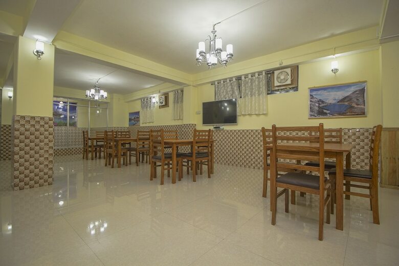 Oyo 24942 Hotel Lhasa
