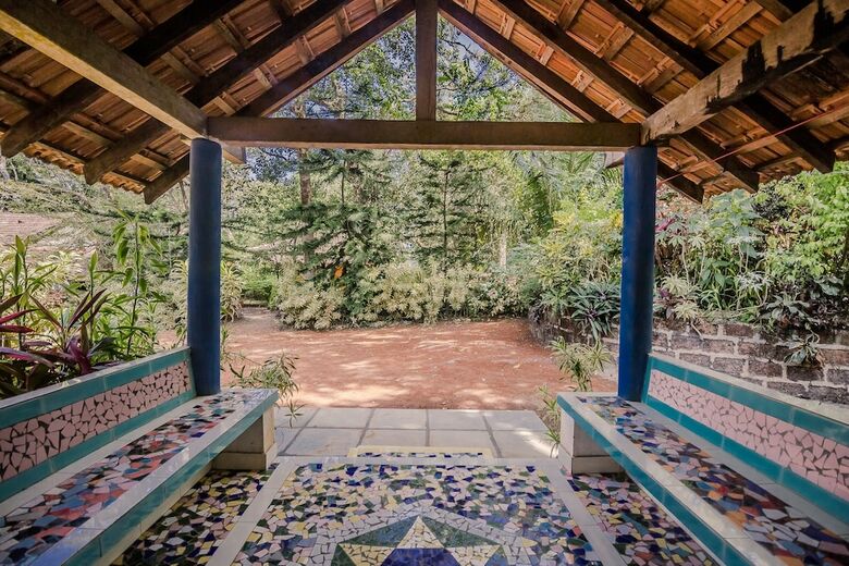 Oyo Home 19186 Antique 1bhk