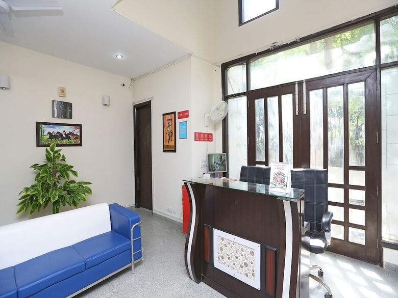 Hotel Oyo 24323 Lakshmi Residency