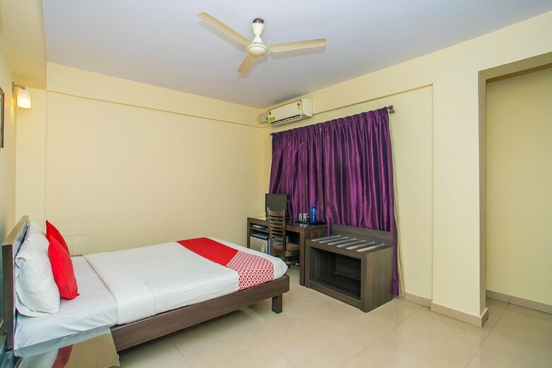 Hotel Oyo 18923 Mel's Regency