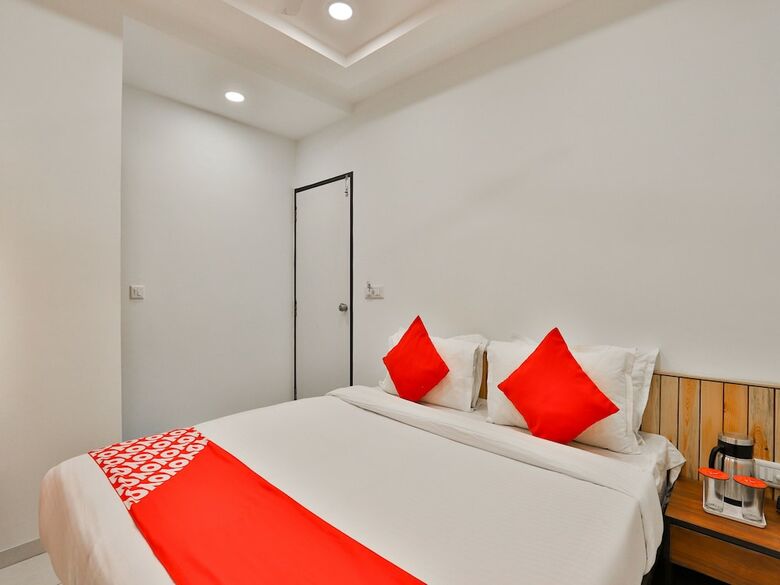 Oyo 17252 Hotel Everest