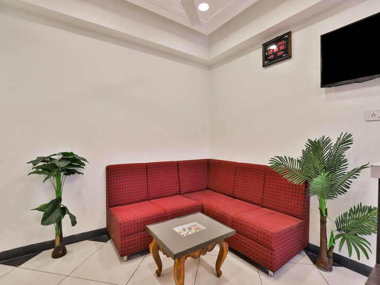Oyo 17252 Hotel Everest
