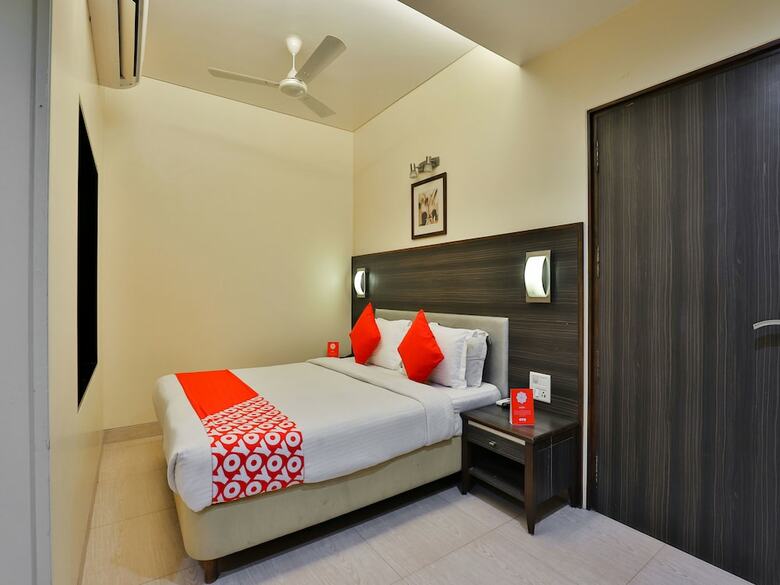 Oyo 17332 Hotel Nana's