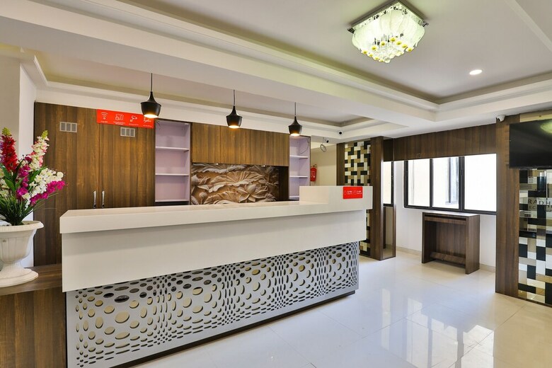 Hotel Oyo 15229 Radhe Residency