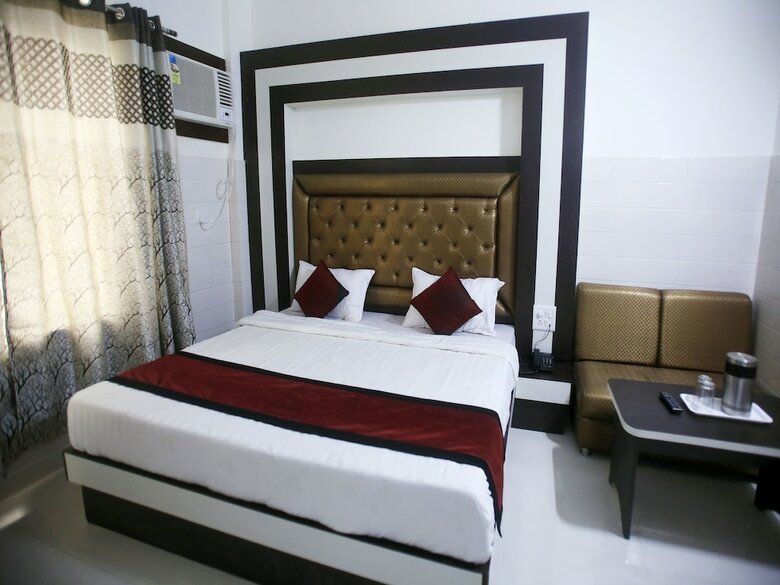 Oyo 17006 Hotel Girnar