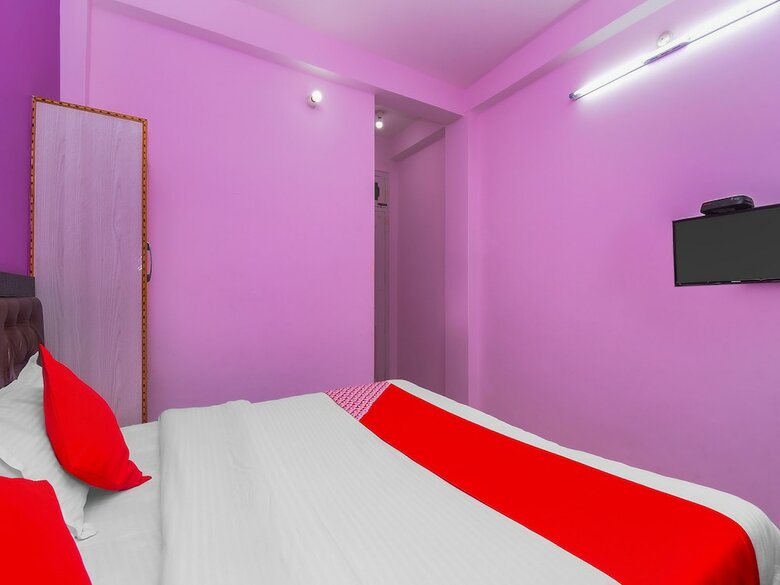 Oyo 25126 Hotel Mansarovar