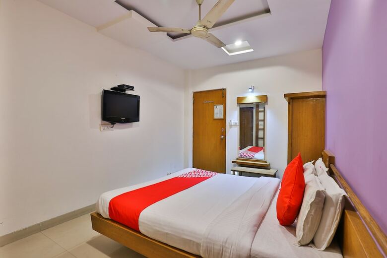 Oyo 22419 Hotel Summit