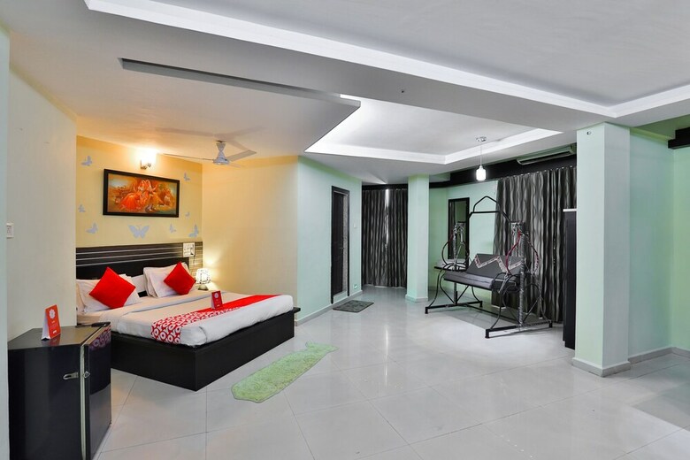 Oyo 19637 Hotel Mansi Sherotene