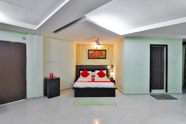Oyo 19637 Hotel Mansi Sherotene