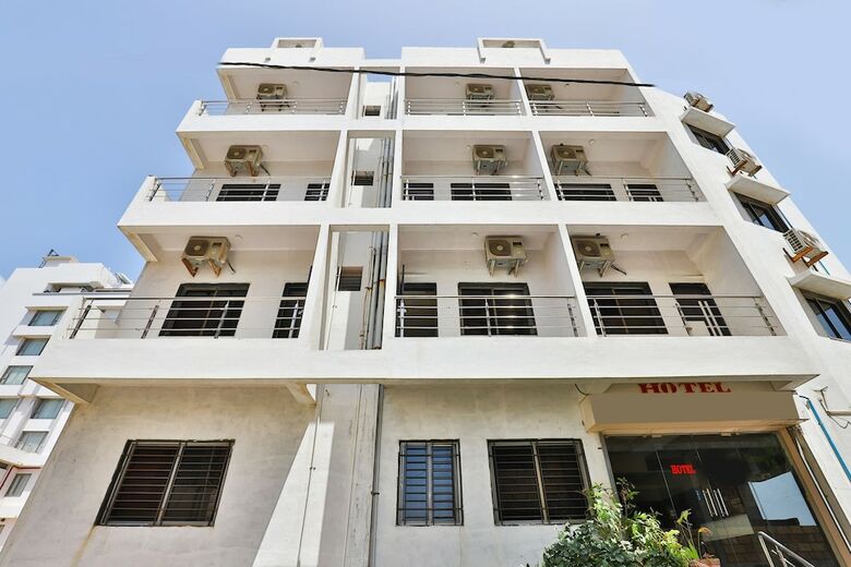 Hotel Oyo 18807 Vrajbhoomi
