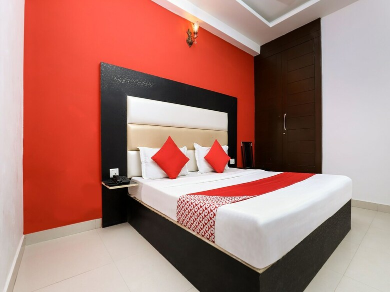 Hotel Oyo 22237 Blu Stone