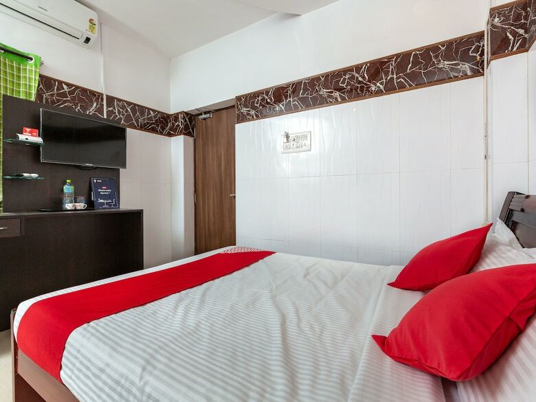 Hotel Oyo 19396 Cristal Residency