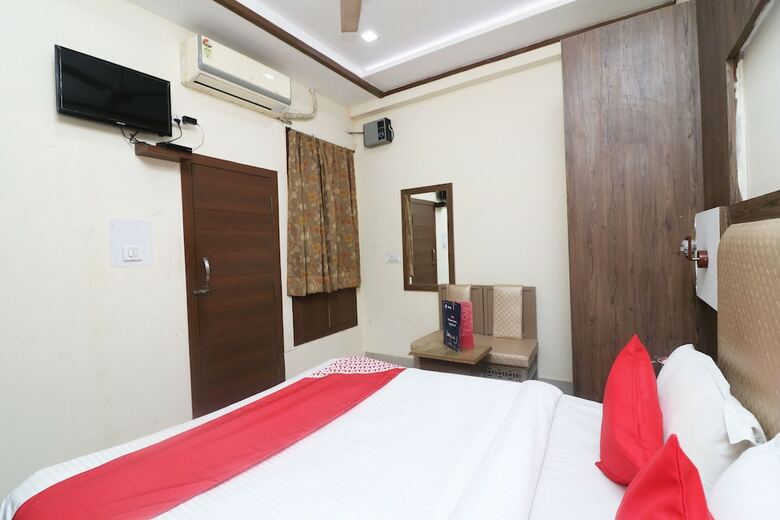Hotel Oyo 24557 Amba Inn