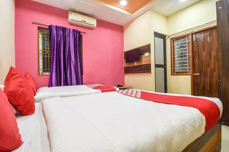 Hotel Oyo 18276 Agr's Sree Devi Residency