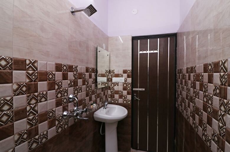 Hotel Oyo 23157 Grand Sudershan Hs
