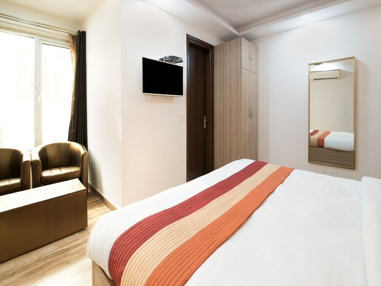 Hotel Oyo 18672 Royal Comfort Castle