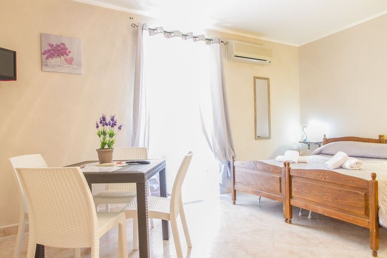 Cefal� Old Town Apartments