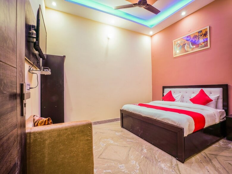 Hotel Oyo 24743 Janak Residency