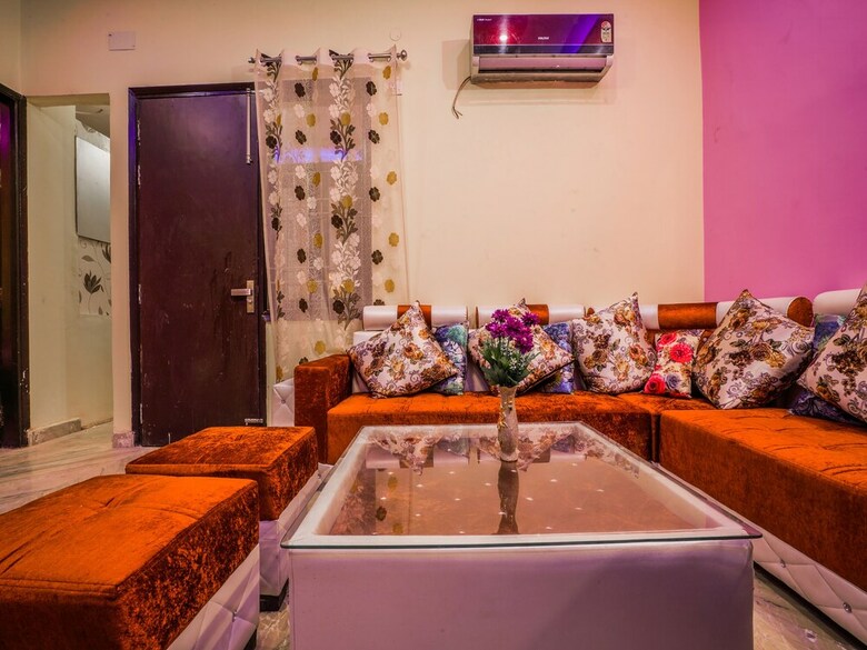 Hotel Oyo 24743 Janak Residency