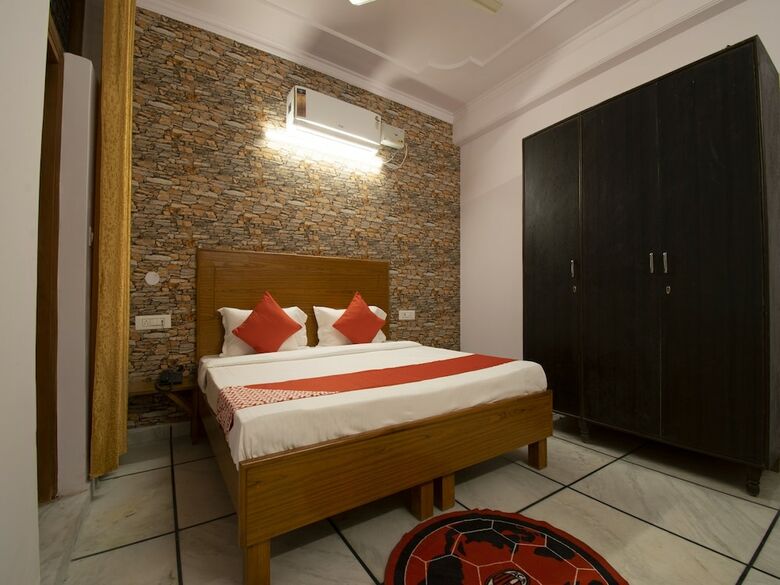 Hotel Oyo 26449 Rajdhani Residency